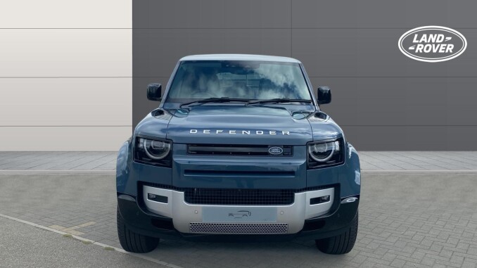 Land Rover Defender 3.0 D350 X-Dynamic HSE 110 5dr Auto Diesel Estate - Image 7